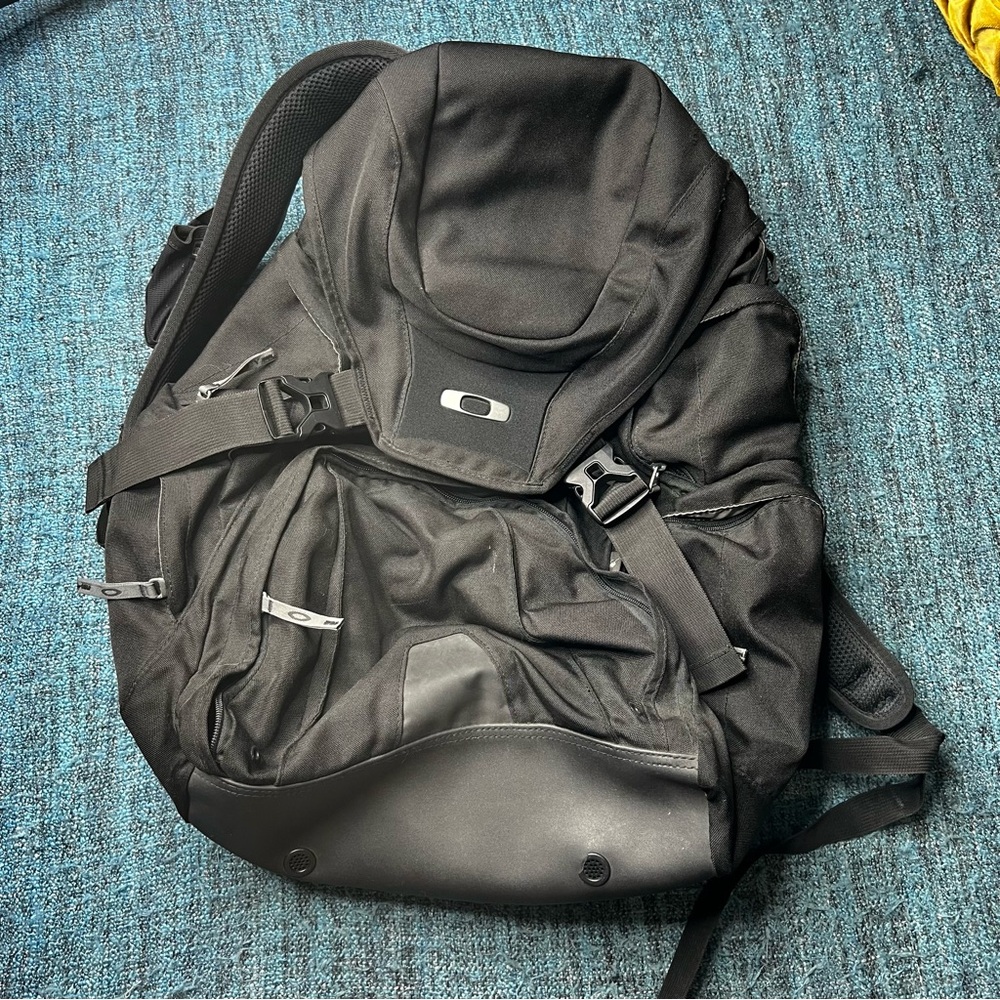 Oakley Surf Pack Backpack in Black Tactical Bag Outdoor Y2K Large Hike Laptop